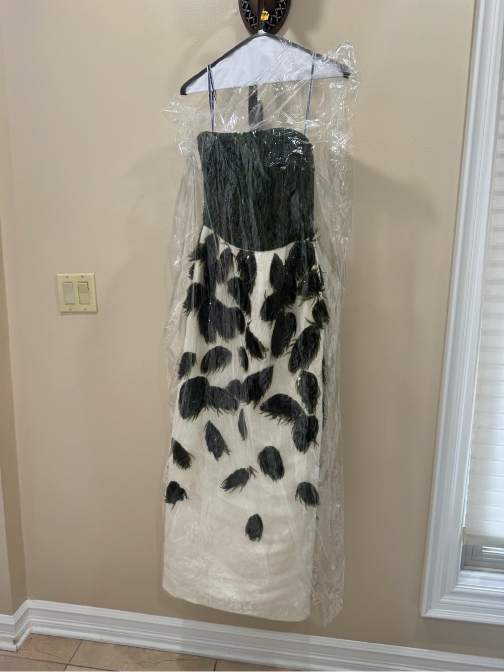 Oscar de la Renta Strapless Green and White Leaf Appliqué Gown - Picture 12 of 14